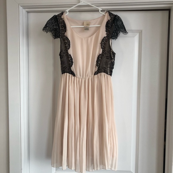 Daytrip - Off-white Dress - Size M - Picture 2 of 8